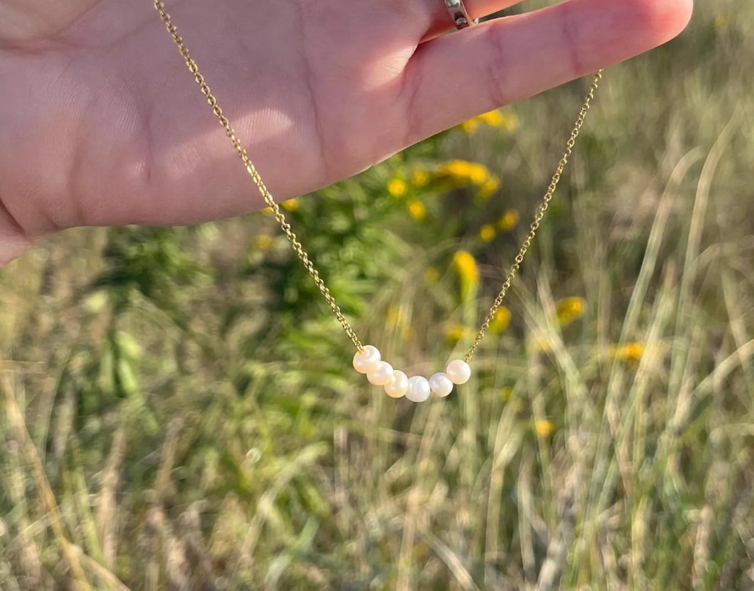 Pearls cluster necklace